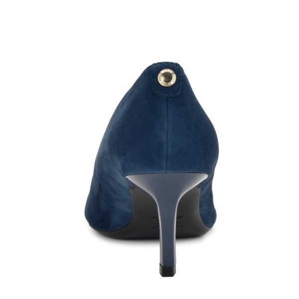 Kuna 9x9 Pointy Toe Pumps - Image 4